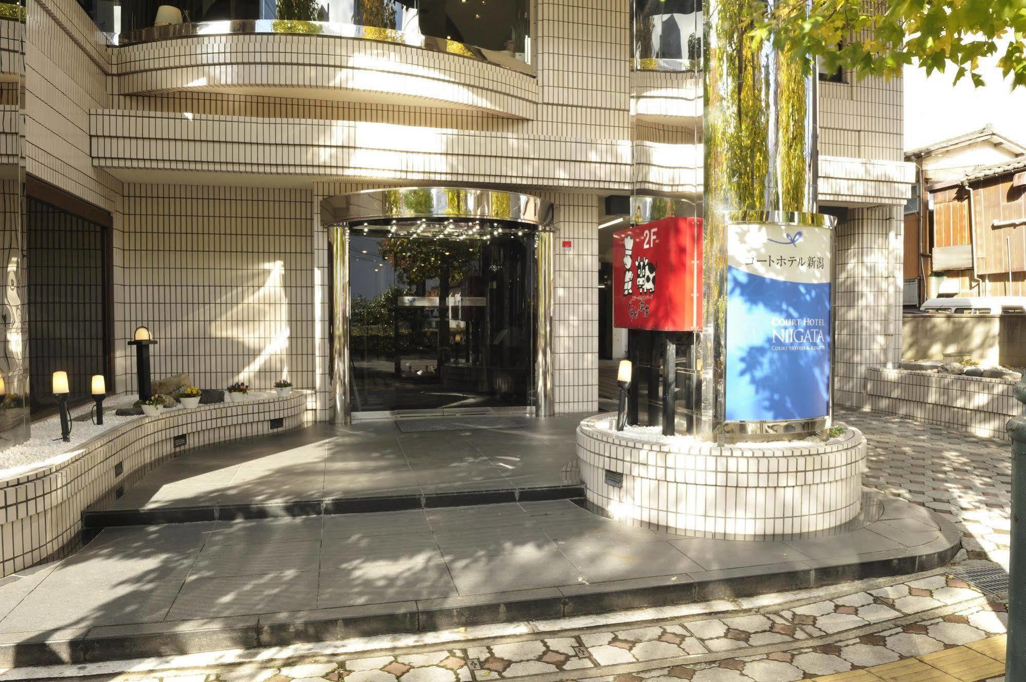 Court Hotel Ніїґата Екстер'єр фото